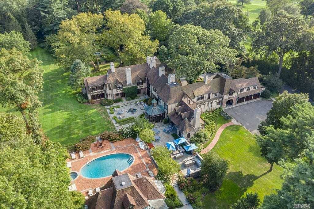 Where privacy amp ; luxury come together.