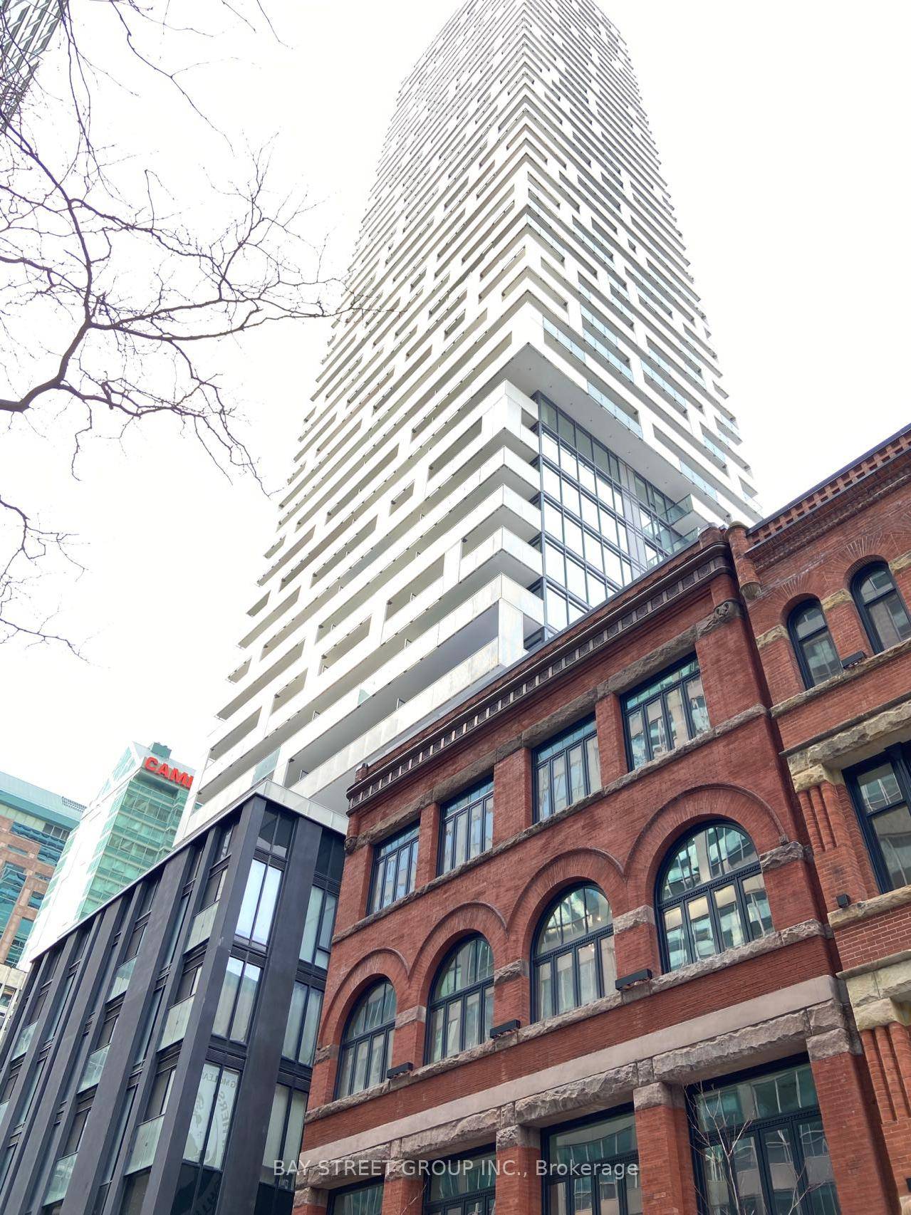 Bright amp ; Spacious 1 Bedroom Den Unit With Oversized Balcony Located In The Heart Of Toronto.