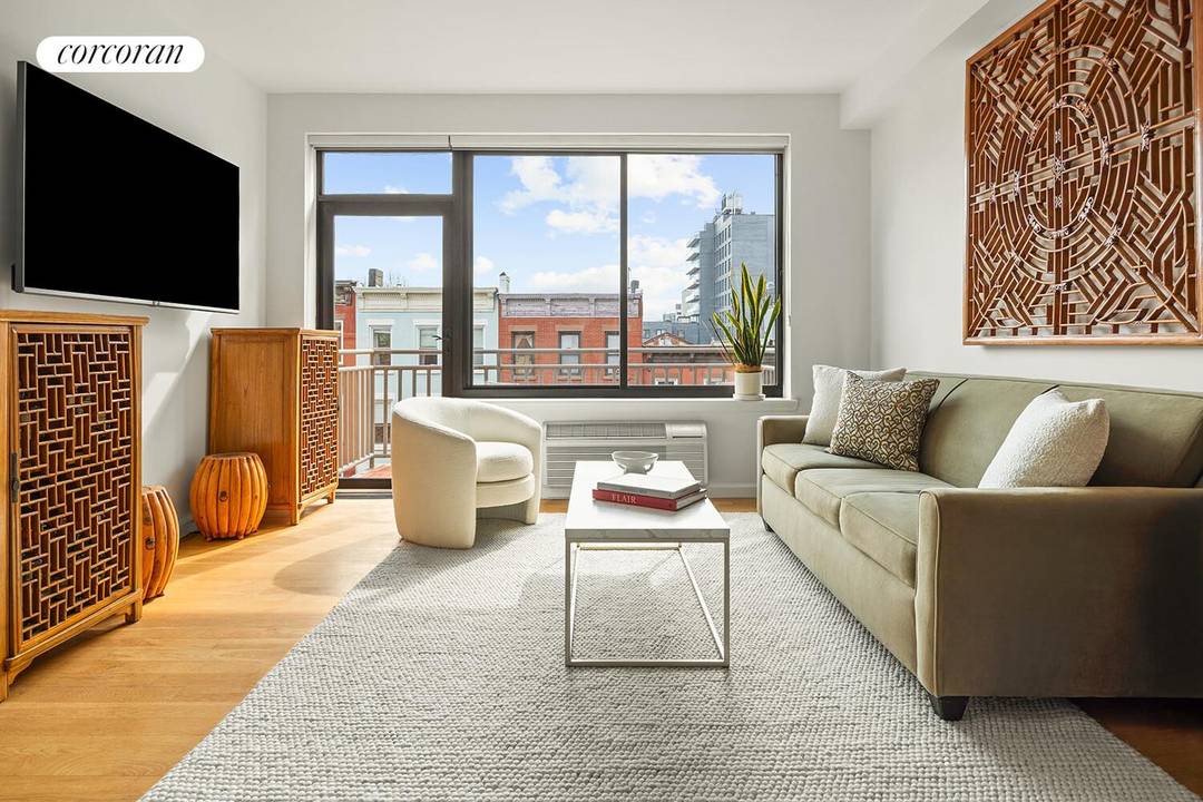 This sun filled two bedroom, two bathroom home pairs a versatile, well proportioned layout with the everyday luxuries buyers truly value in a boutique elevator condo building with excellent amenities.