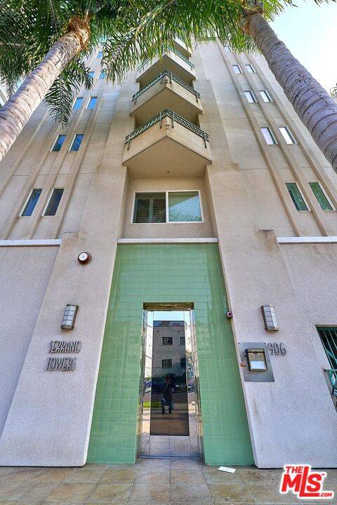 906  S Serrano Ave 3BR La