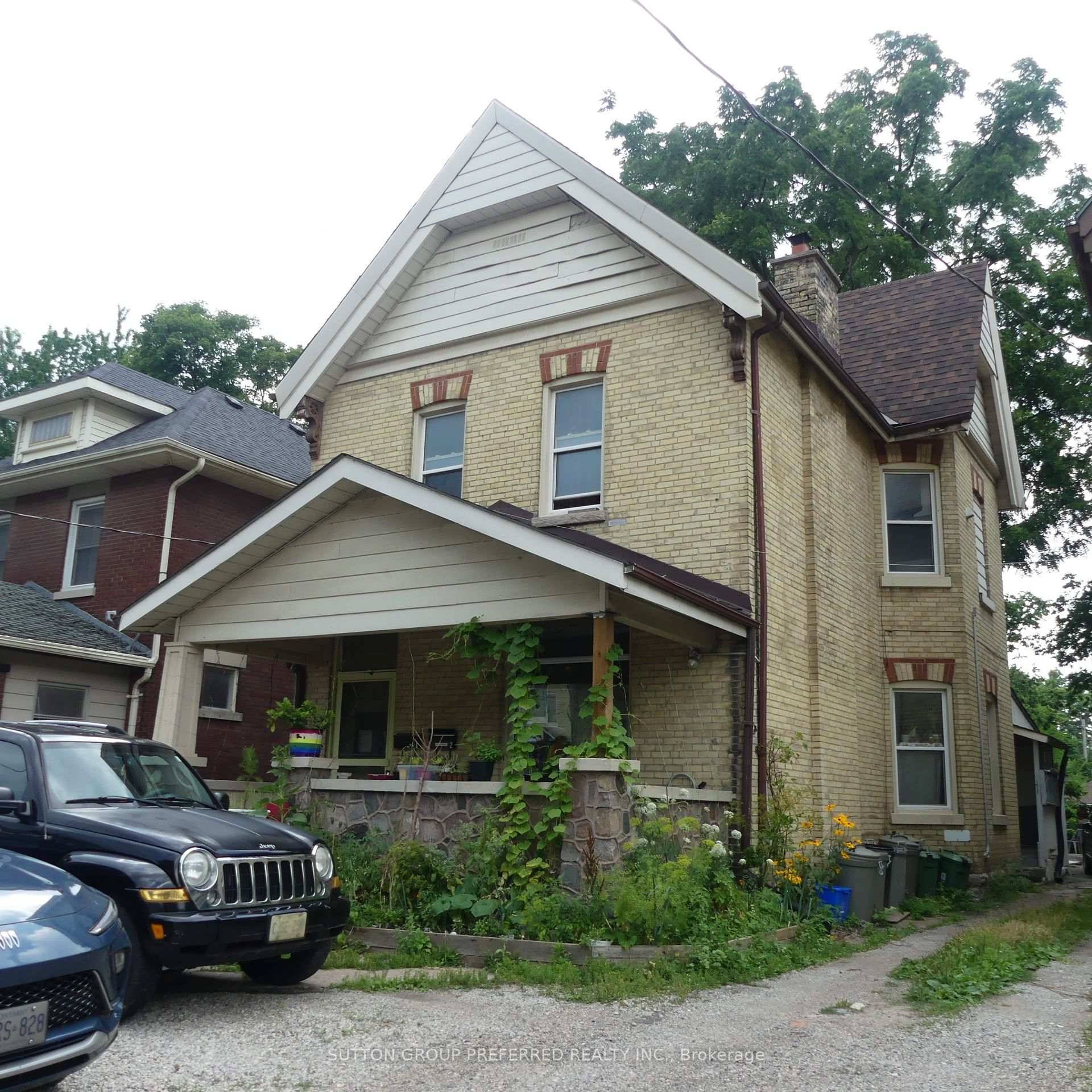 Attention Investors Multi family Fourplex on Stanley Street.