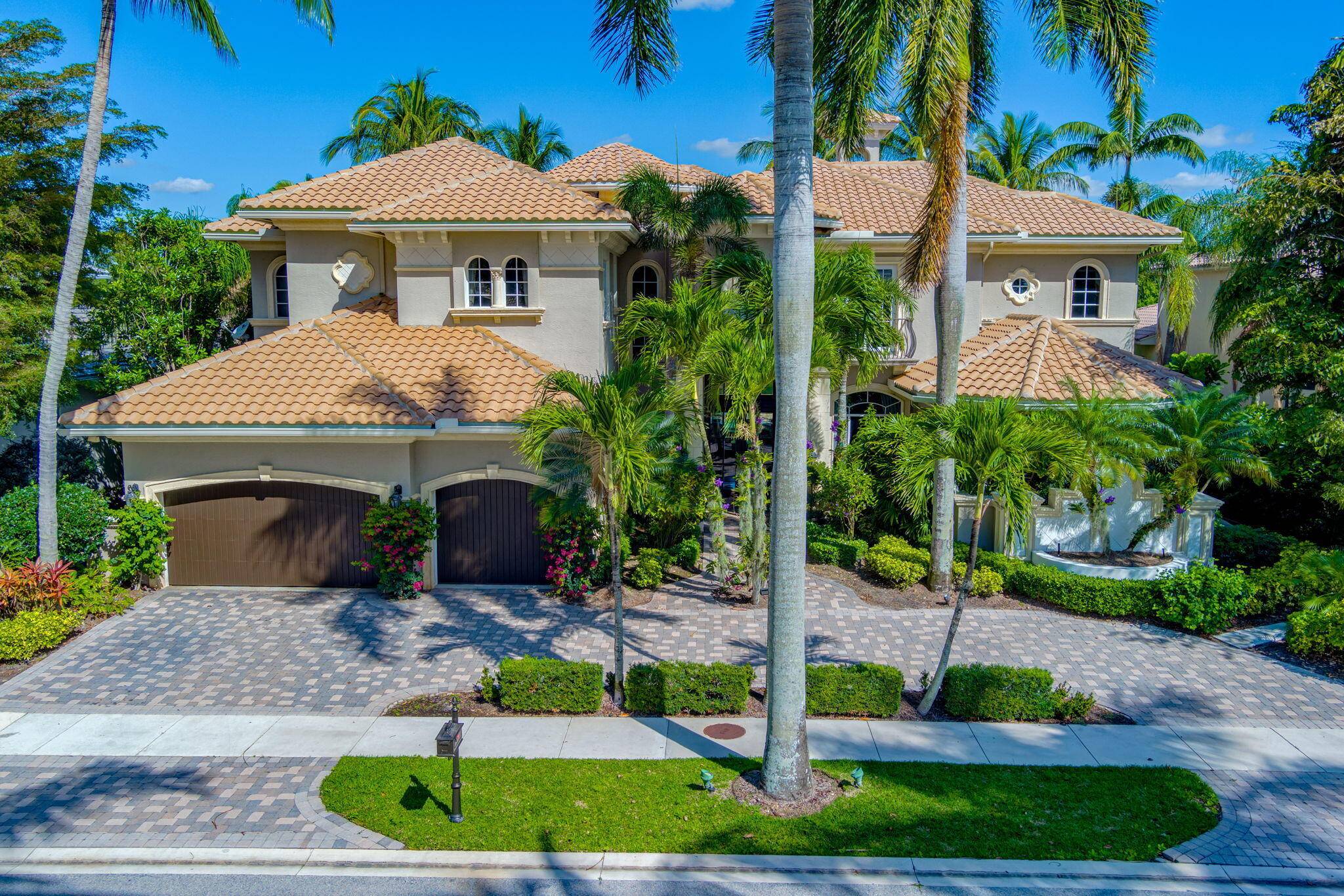 Welcome to 107 Villa Capri in The Country Club at Mirasol, a stunning Mediterranean style home boasting over 7100 sq ft of luxurious living space.