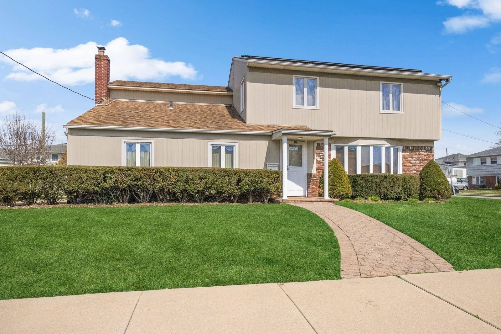 Welcome to 189 Pennsylvania Avenue, Island Park !
