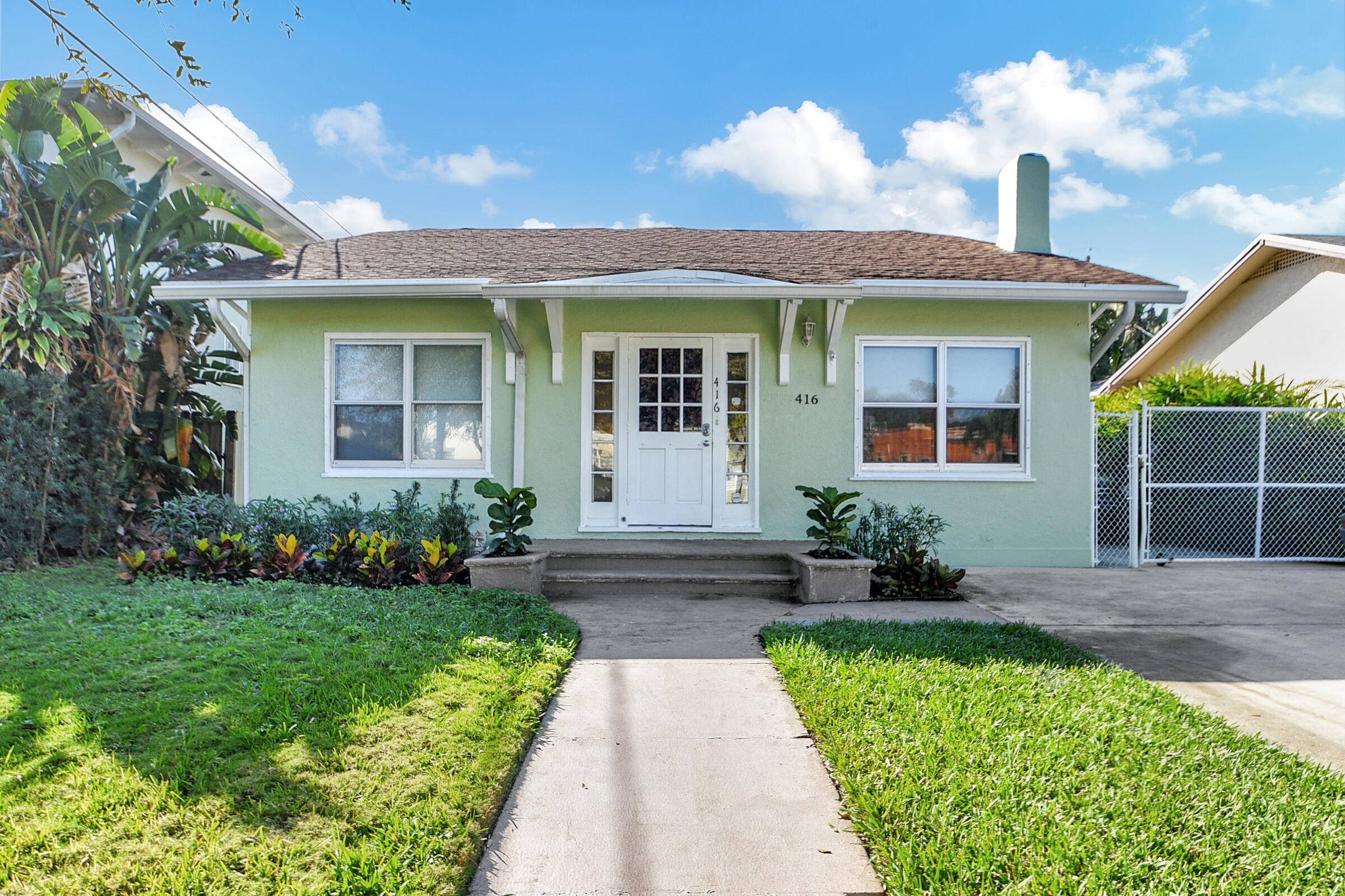 Charming 1931 Key West style house just 4 blocks from the famous Intracoastal Waterway.