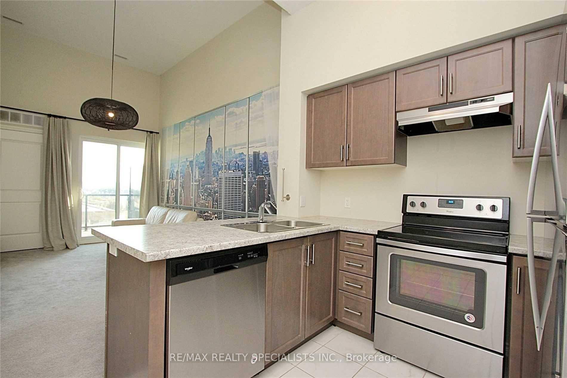 Experience modern living in this spacious 2 bedroom, 2 bath residence in one of Milton's most desirable neighborhoods.
