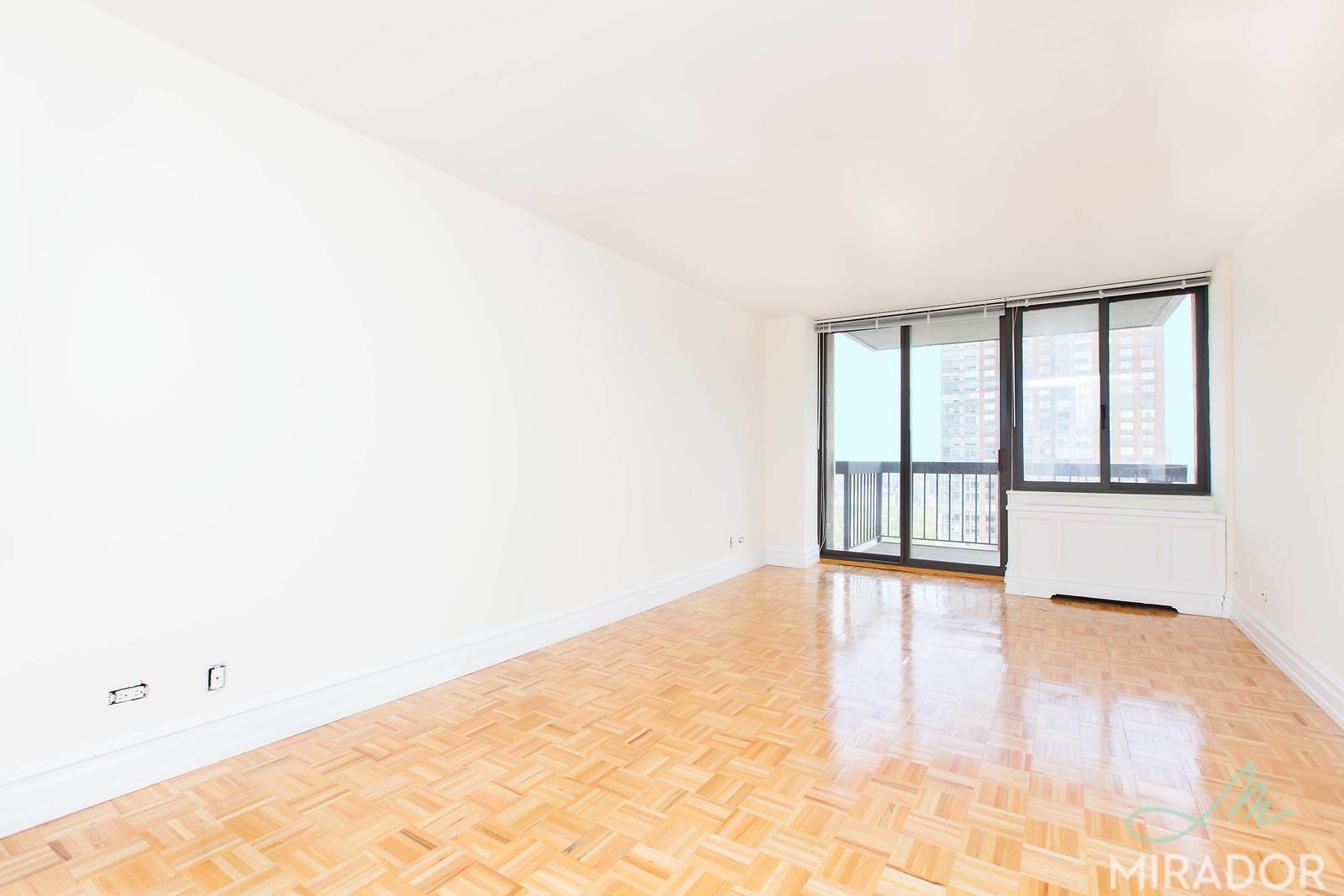 Come see this great one bedroom apartment in the Upper West Side's best luxury building, Tower 67.