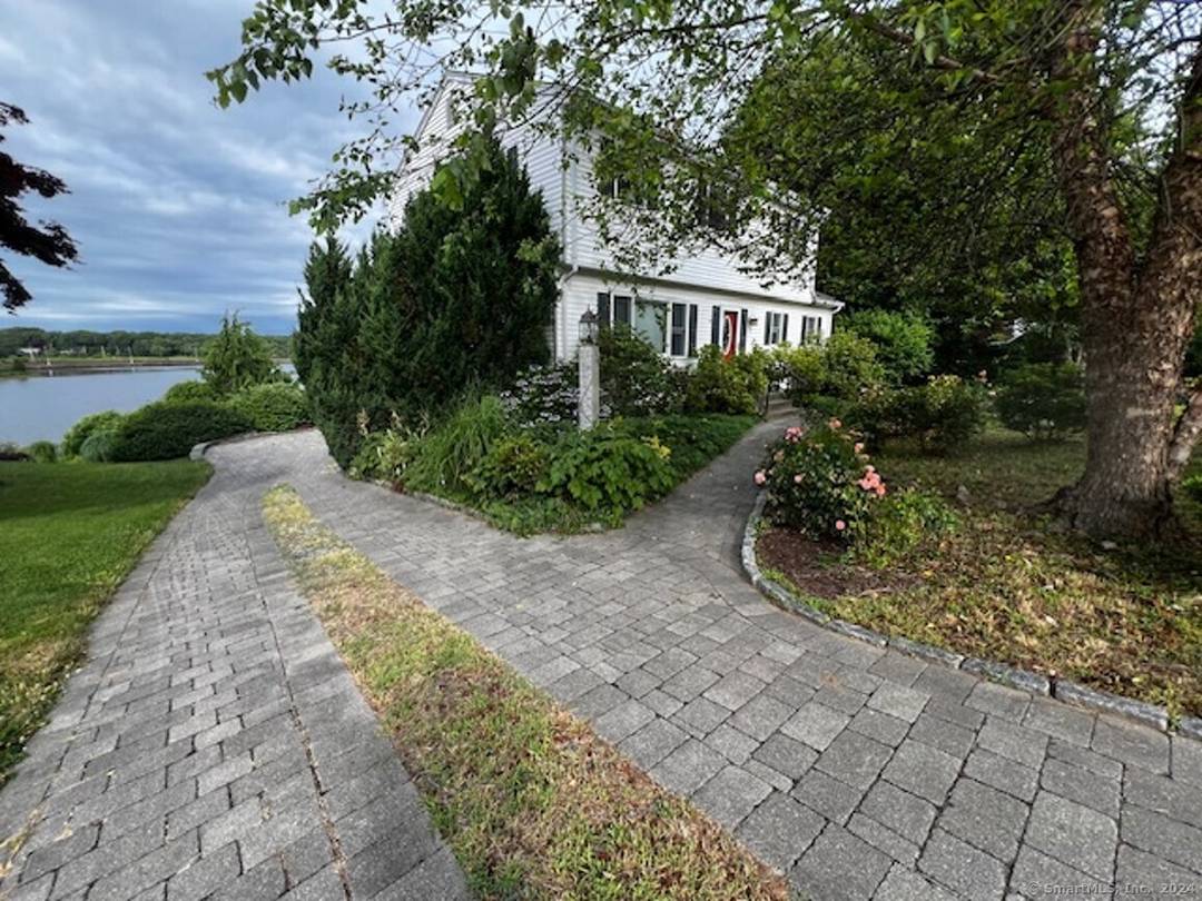 Waterfront Colonial partially furnished ready for yearly rental available immediately.