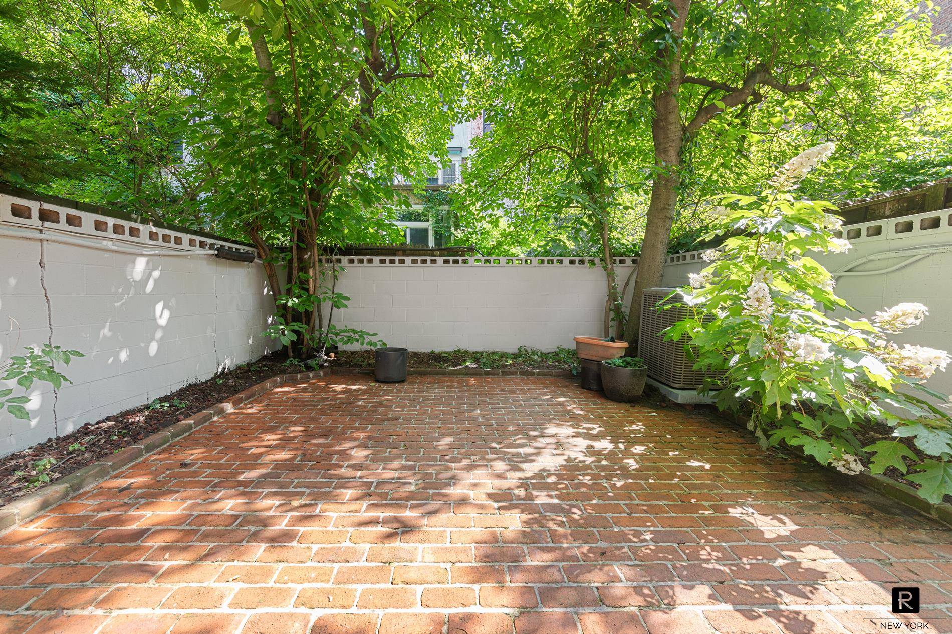 Welcome to this exceptional 1, 400 sq ft duplex home nestled within the heart of Kips Bay.