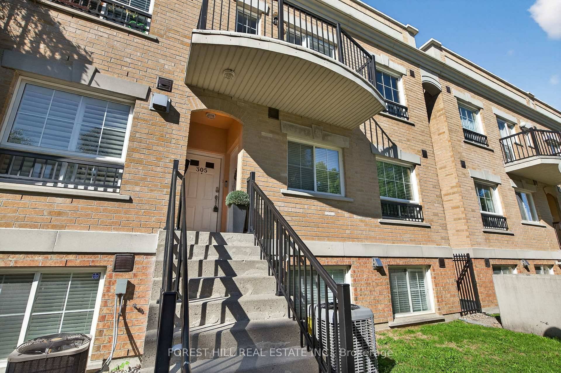 Beautiful spacious 951 Sq Ft End unit Condo Stacked Townhouse, 2 bed, 2 bath, with huge over 800 sq ft open rooftop terrace, 36ftx22ft with all views, North, South, East ...
