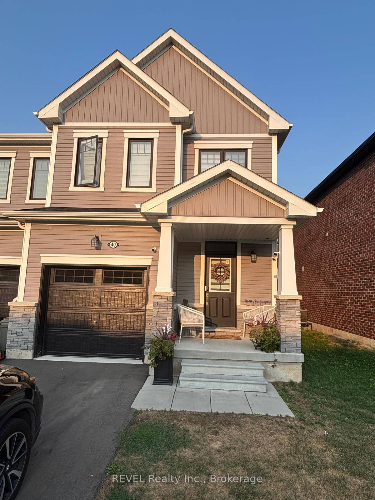Beautiful 2 storey townhome available to rent in Calderwood area of Thorold.