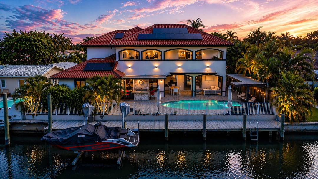 Largest available waterfront home under 2M in Fort Lauderdale !