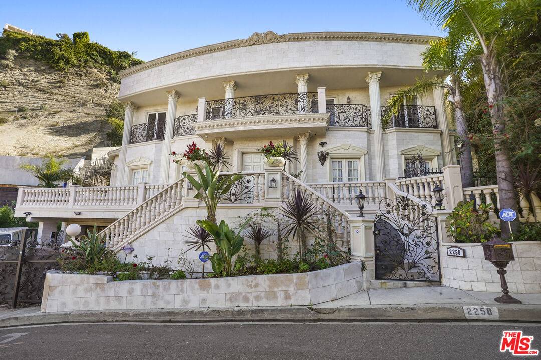 2258   Gloaming Way 4BR Beverly Hills Post Office | B.H.P.O. La