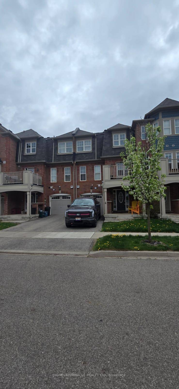 Beautiful Townhome in the prime location of Milton.