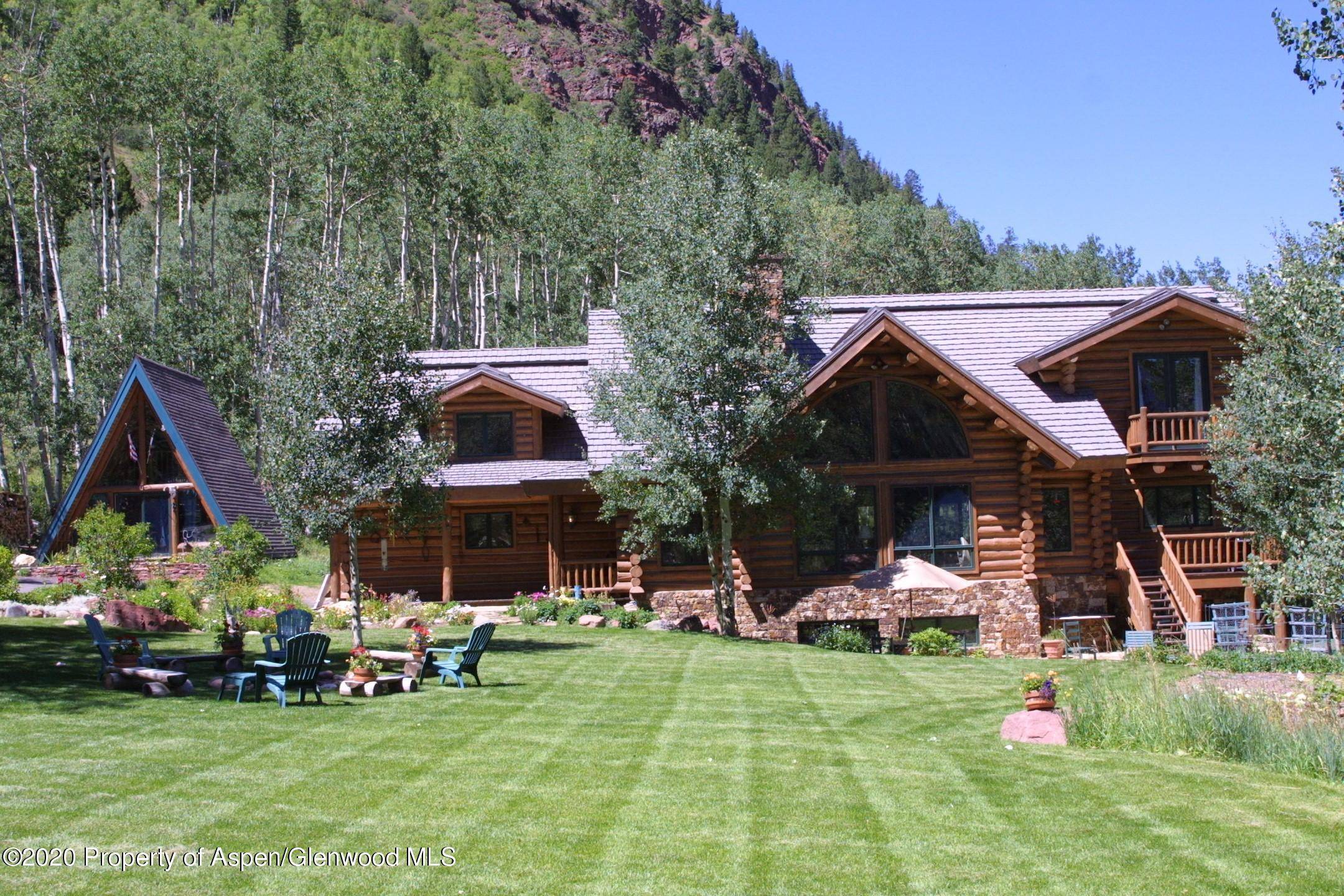 The Conundrum Lodge is in the mystical Ute Indian Valley of Conundrum on a beautiful ridge with sounds of Castle Creek only 8 mins to Aspen Core.