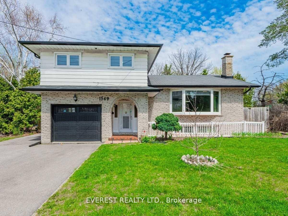 A stunning, fully upgraded spacious side split home in a prime location in north Oshawa with a premium lot size 60x 200 and infinite future potentials.