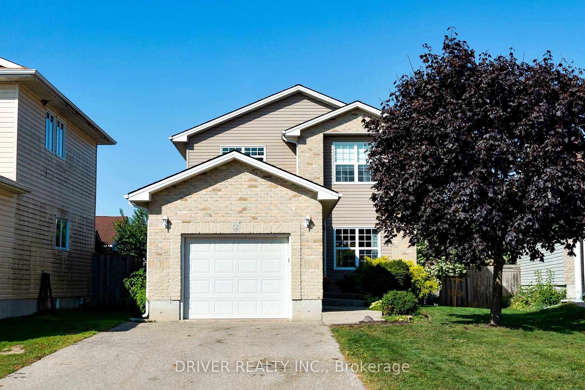 Wonderful 2 storey family home located on a quiet cul de sac close to all amenities.