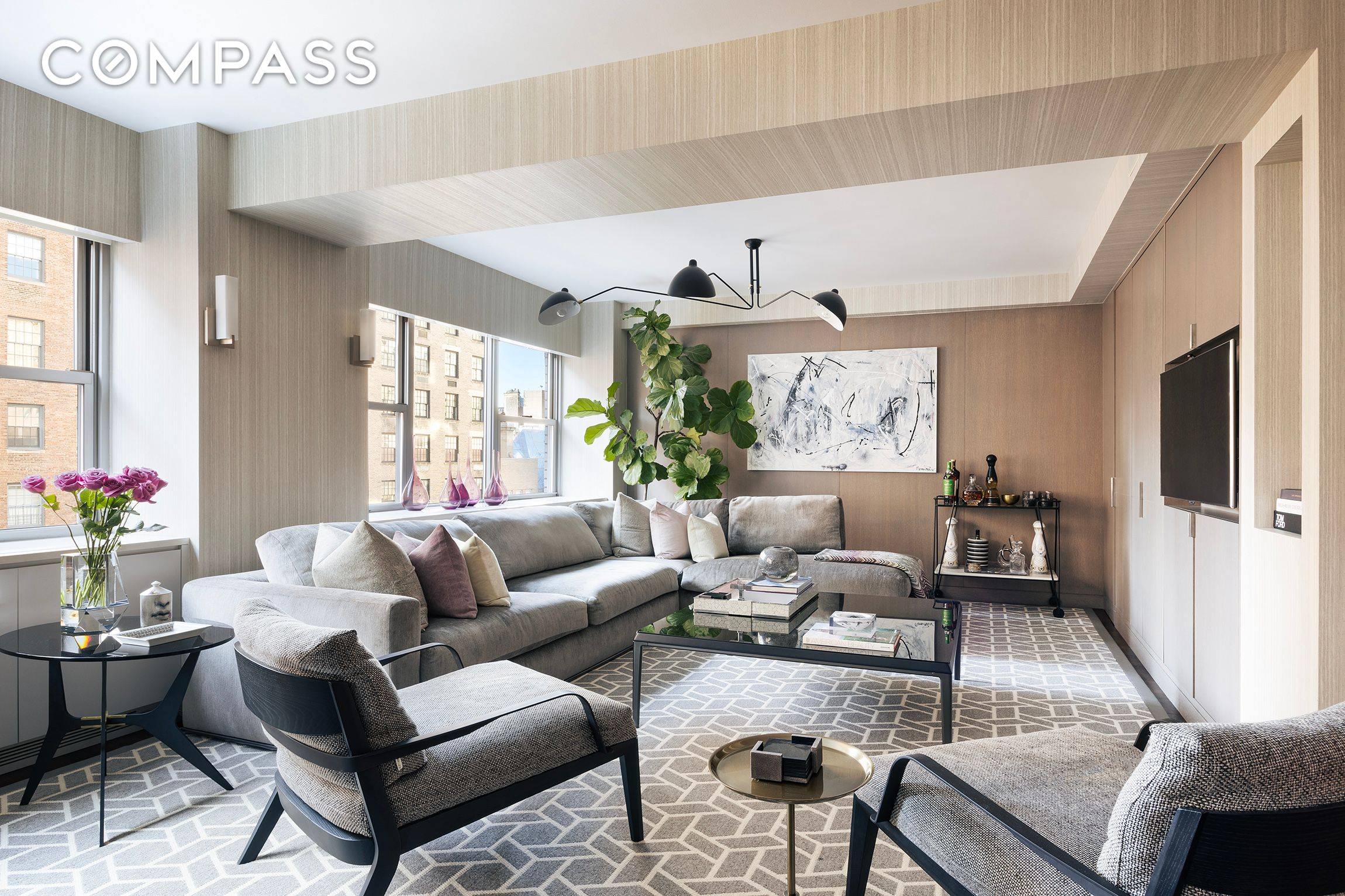 This sprawling 5 bedroom, 5.