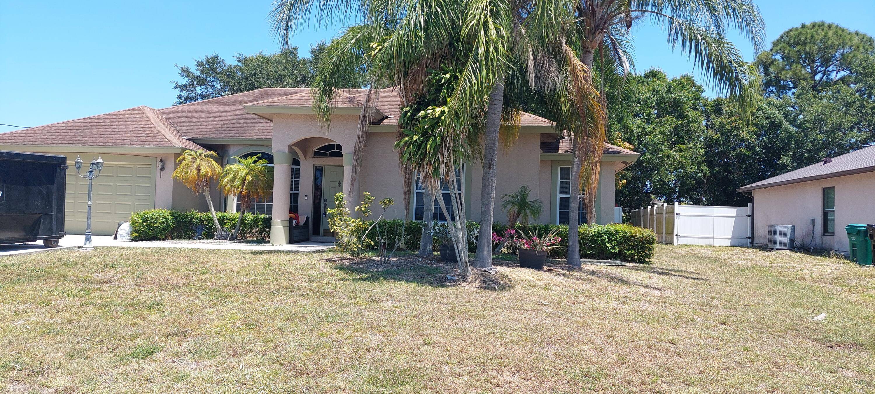 Spacious 3 bed, 2 bath with a den.