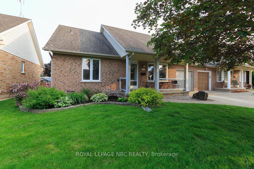 This stylish and versatile bungaloft offers comfortable main floor living with the bonus of a finished loft and basement, and is within walking distance to parks, the local arena amp ...