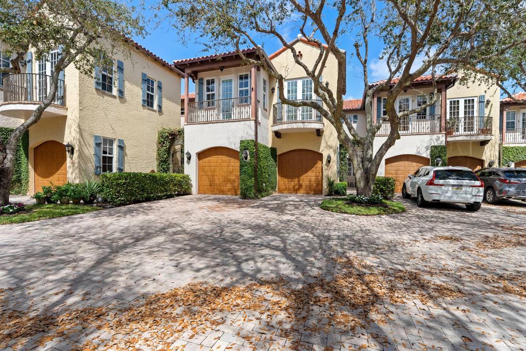 Coralina Village, one of the most desirable townhome communities in the Seagate area, is ideally located just moments from the shops and dining along Atlantic Avenue and steps from the ...