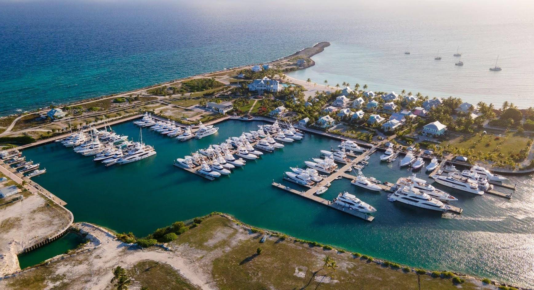 CHUB CAY RESORT & MARINA Dock Berry-Islands