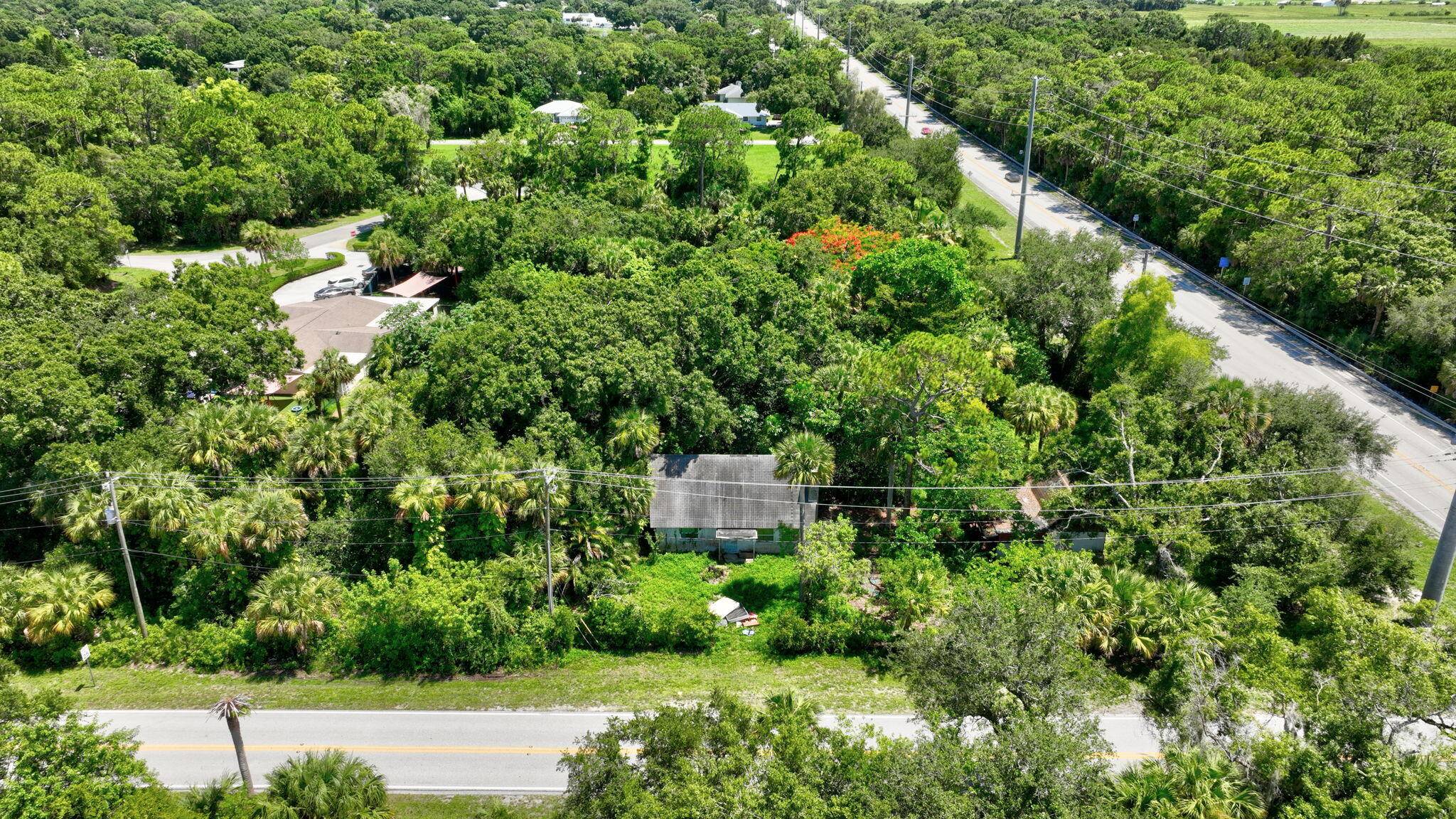 Commercial corner in Lakewood Park very close to the county line dividing St.