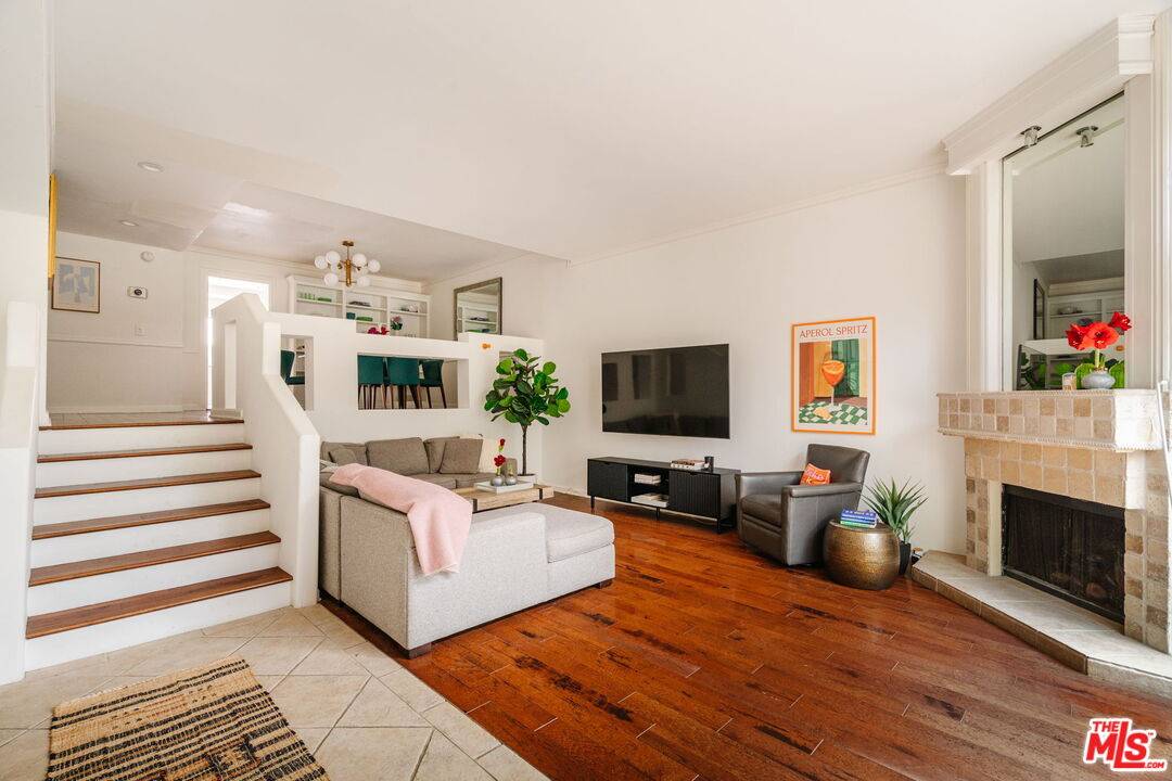 4608 Glencoe Ave 2BR Marina Del Rey La