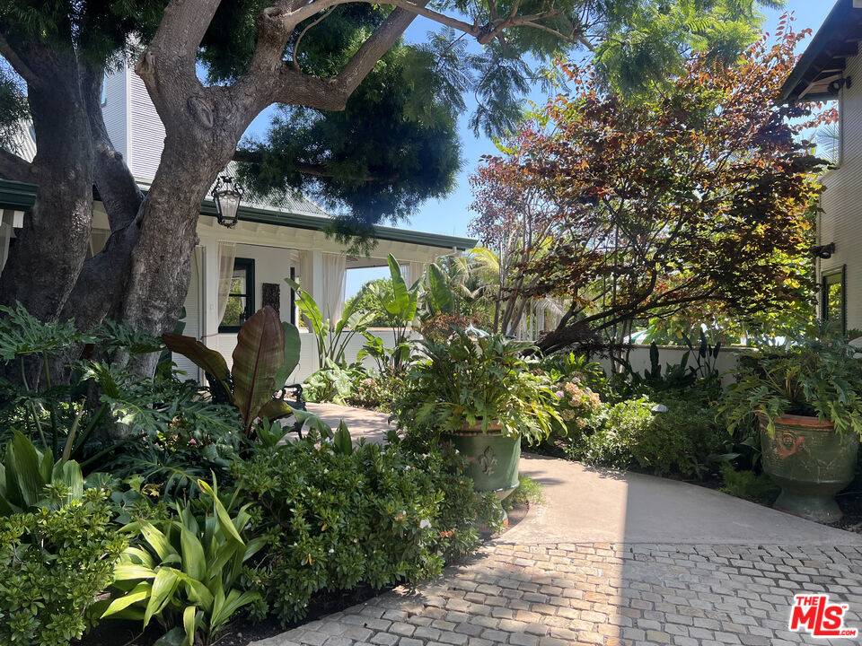 26799   Pacific Coast Hwy 8BR Malibu La