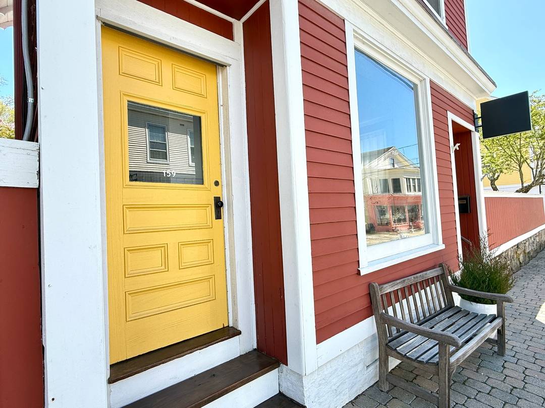 Charming Furnished SUMMER rental in Stonington Borough !