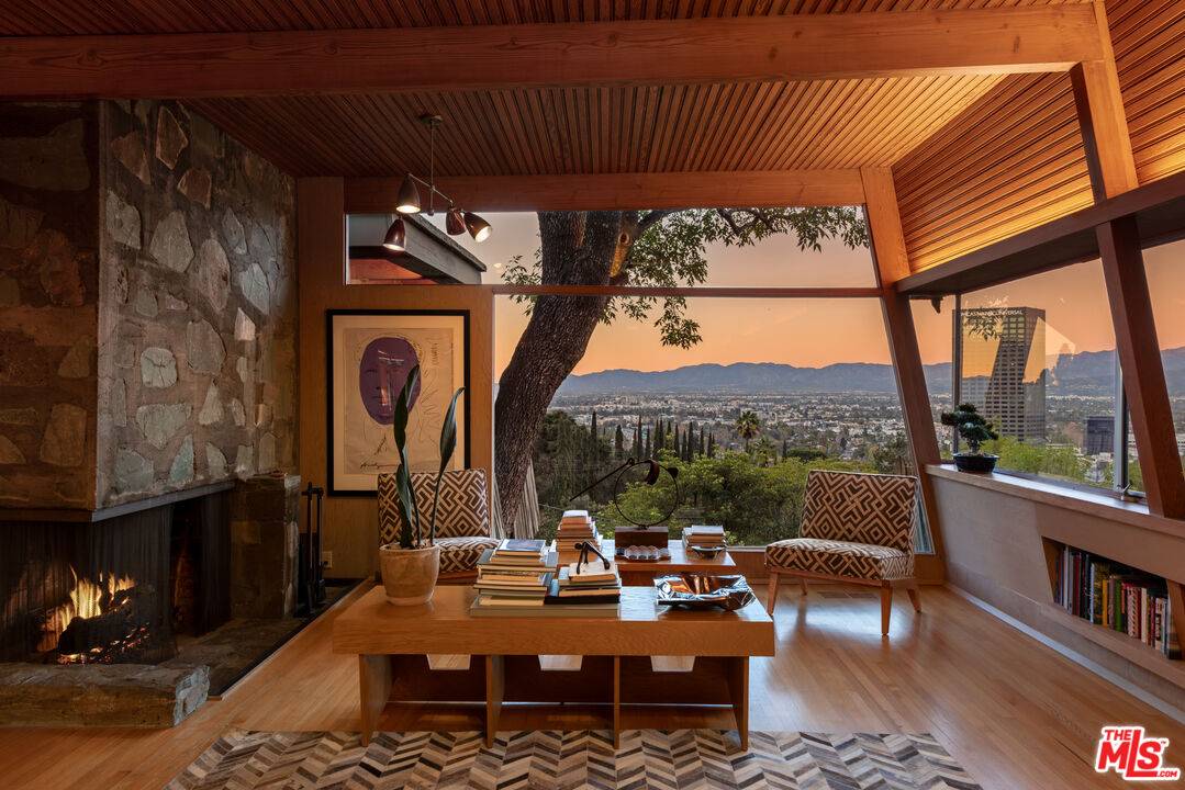 3580 Multiview Dr 4BR Hollywood Hills East La