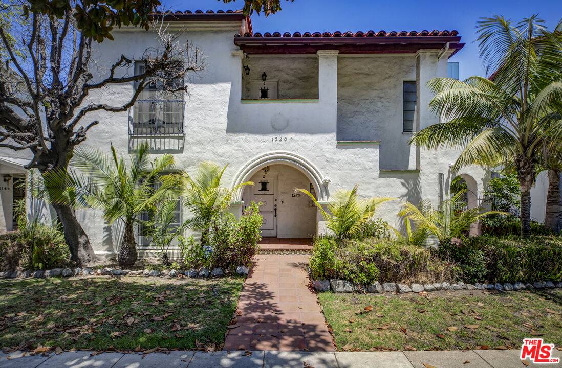 1220   Smithwood Dr 4BR Beverlywood La
