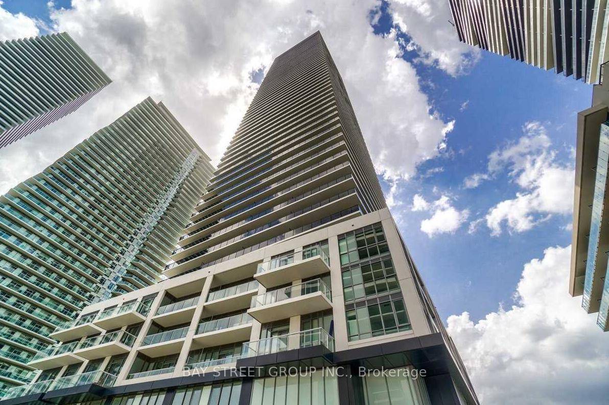 Amazing 1Bd Den W 2 Full Bathrms ; Den W Slide Door Can Be Used As 2nd Bdrm ; South West Exposure Enjoy Lake City View ; Modern Kitchen W ...