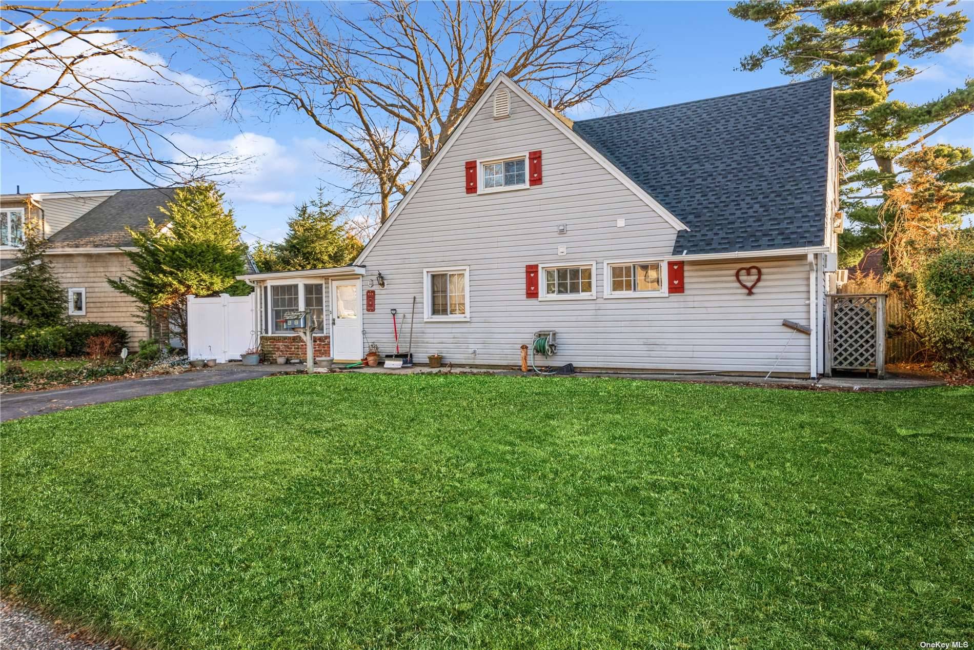 Welcome to this charming cape in hicksville which offers 5 bedrooms, 2 bathrooms with the possibility of being a mother daughter with permits.