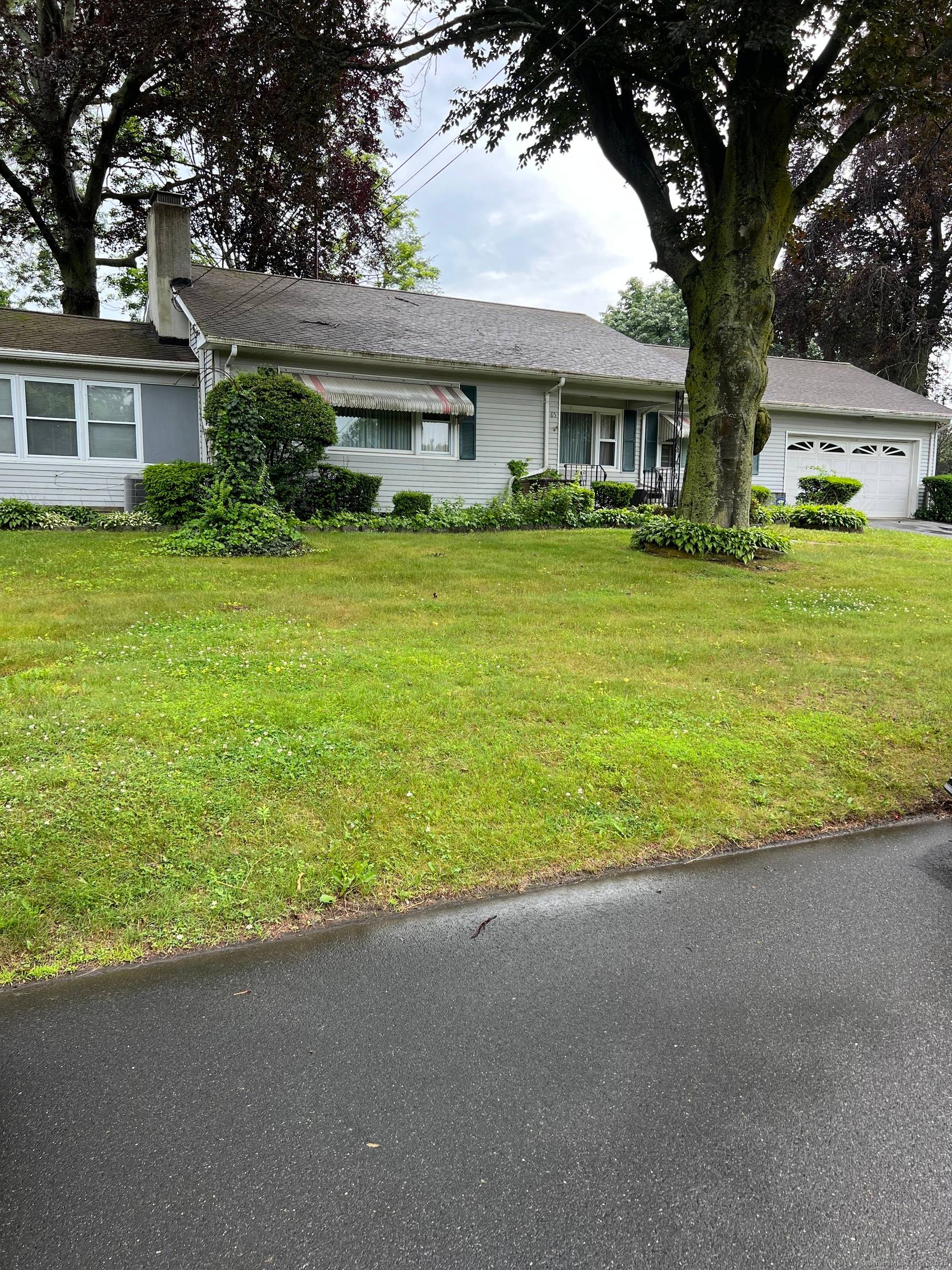 Charming Ranch Style home in sought after location in North Stratford !