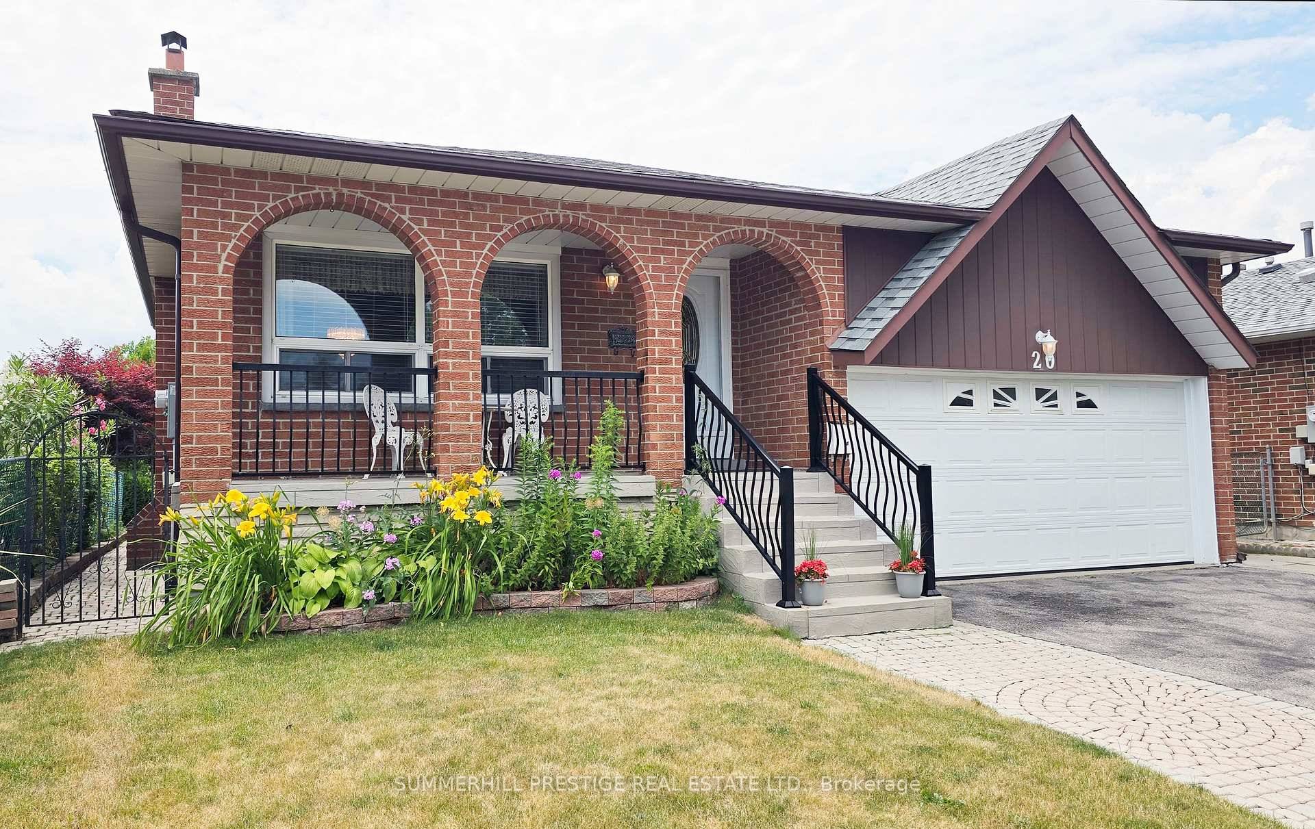 Welcome to 20 Cleethorpes Blvd Move Right In amp ; Enjoy !