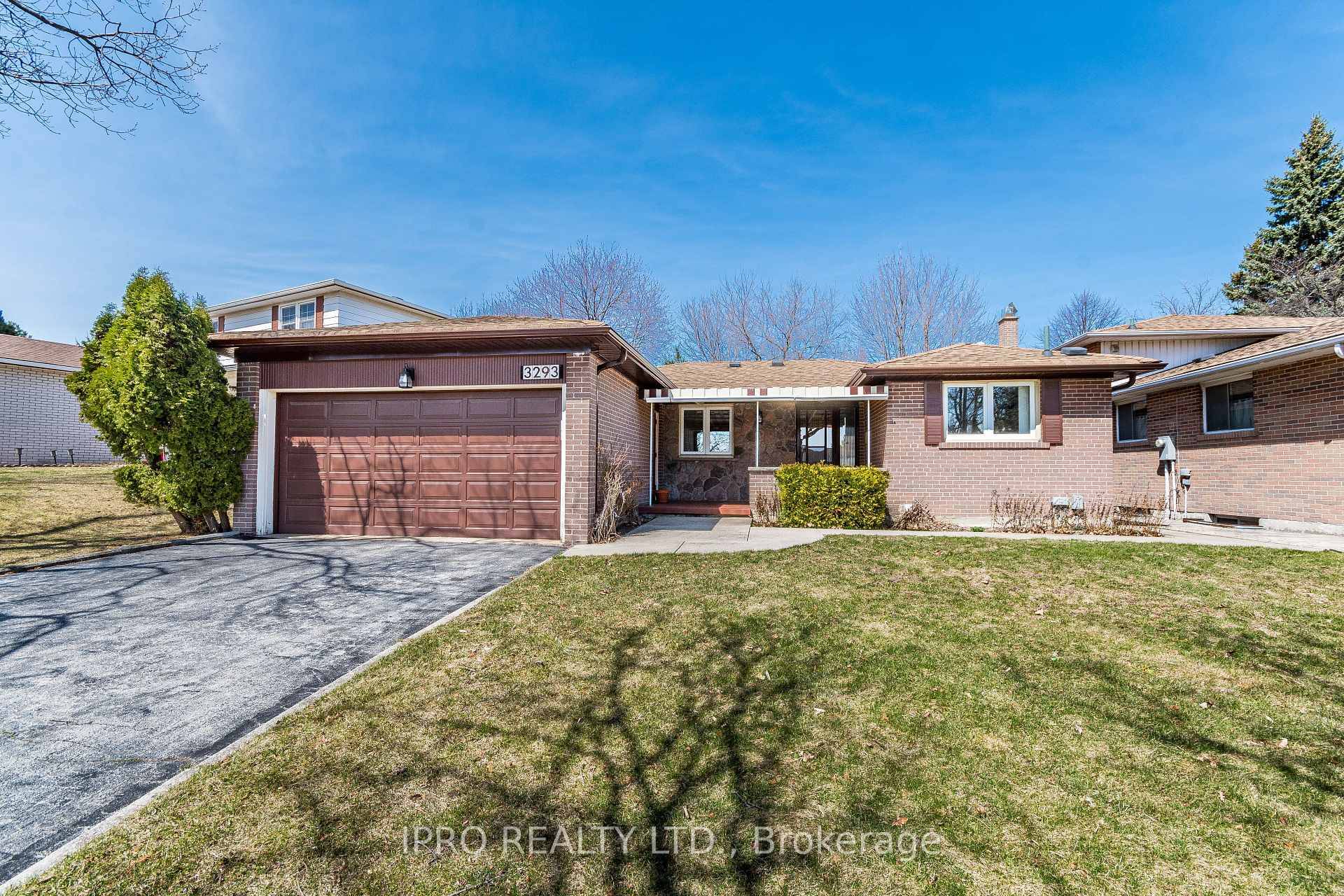 Solid Bungalow on 60 Ft lot in desirable East Miss.