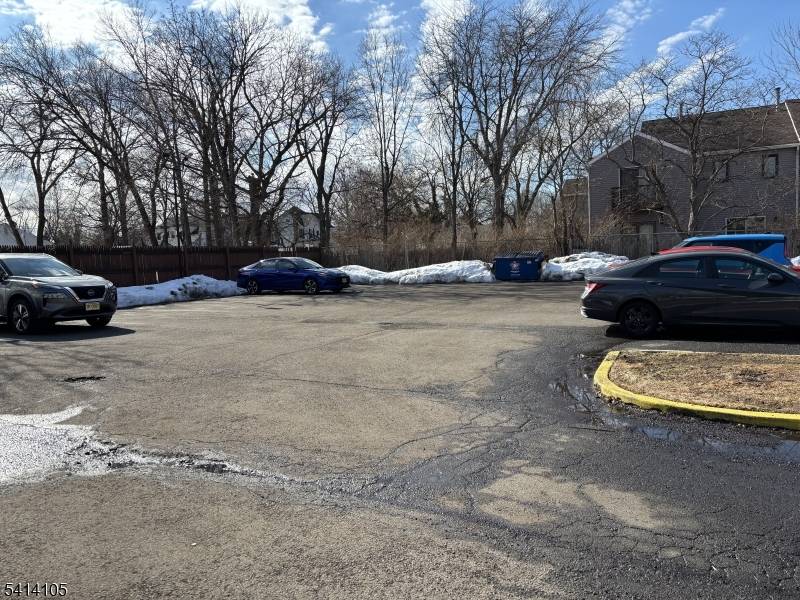 Unbelievable Medical Building 2800 sq ft finished 1st floor, and 1700 sq ft unfinished lower level space, Excellent Location 2 blocks to RWJ Hospital.