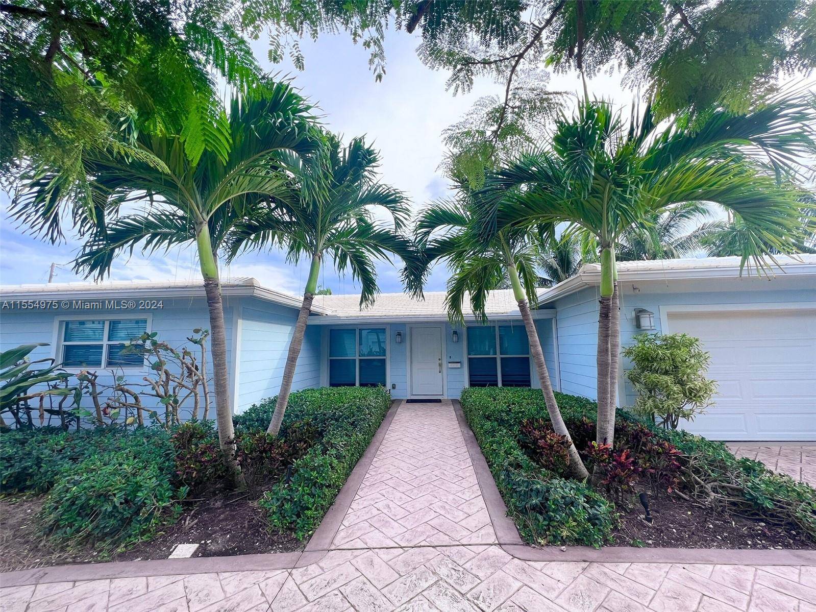 SHORT TERM Welcome to this private luxurious 3bed, 2bath home located in the desirable neighborhood of Lighthouse Point, FL.
