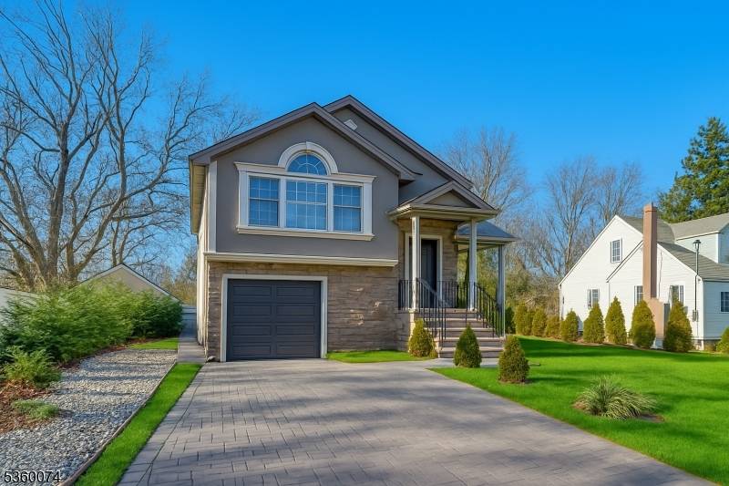 Move Right In ! 2020 new luxury quality constructed home.