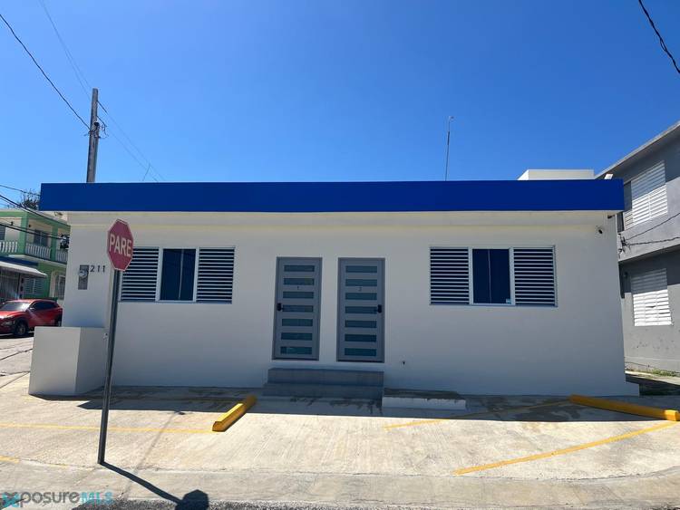 EMILIO GONZALEZ Townhouse Isabela