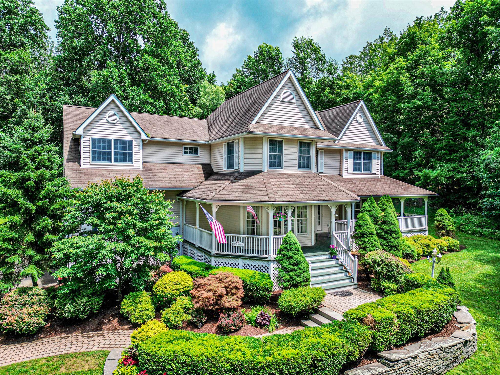 Welcome to this gorgeous 4 bedroom, 2.