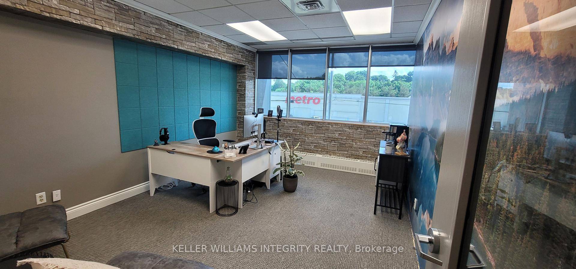 Modern, all inclusive office space for lease perfect for professionals and growing teams !