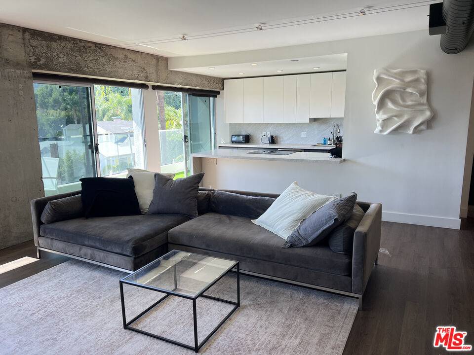 838 N Doheny Dr 2BR Sunset Strip La