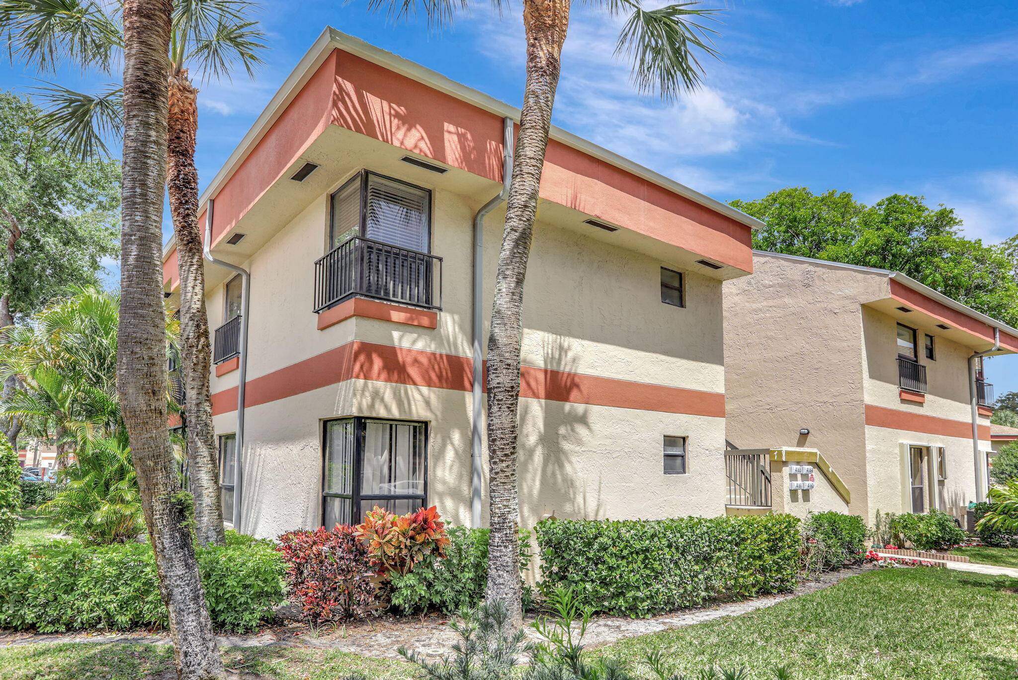 Nestled in the lushly landscaped Township community, this charming 2 bedroom, 2 bath second floor unit in Karanda VII overlooks the pool.