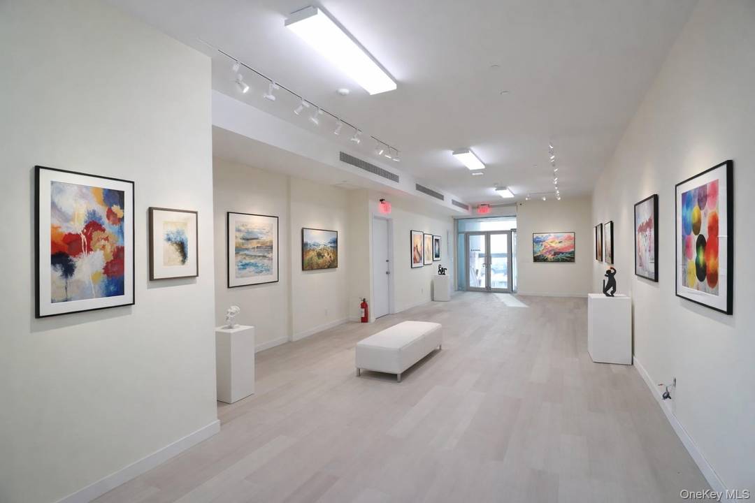 1000 Sq Ft space for rent !