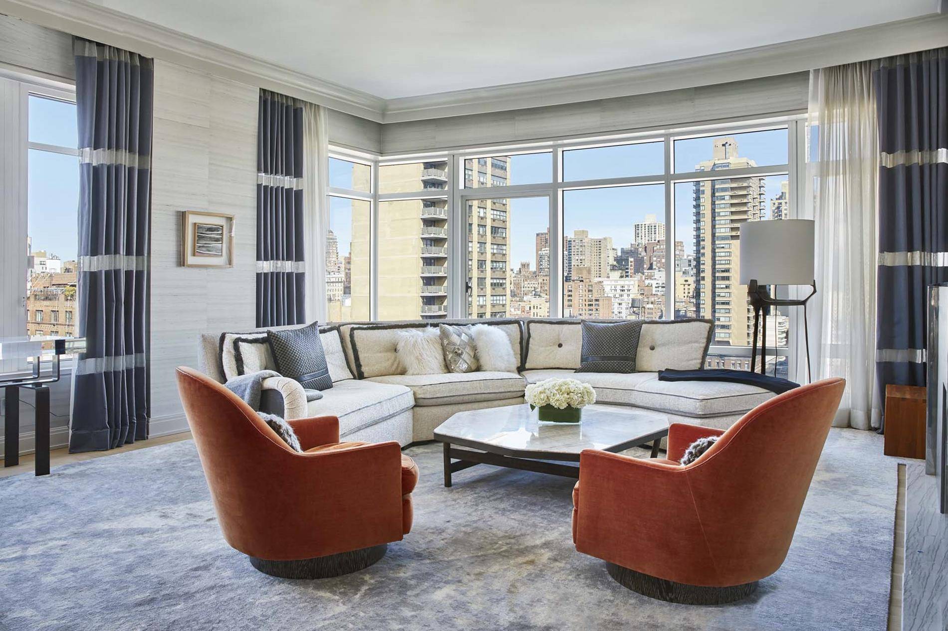 Nestled in the highly sought after Upper East Side, 200 E 79th Street 17A is a turn key residence located in a boutique condominium building.