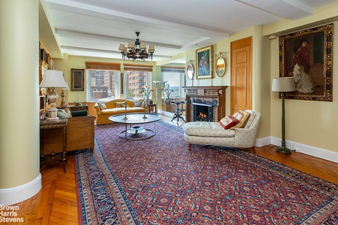 Gracious 7 Room Home with River Views and Flexible Layout Located in a distinguished prewar cooperative in prestigious Beekman Place, Apartment 7B is a seven room home offering East River ...