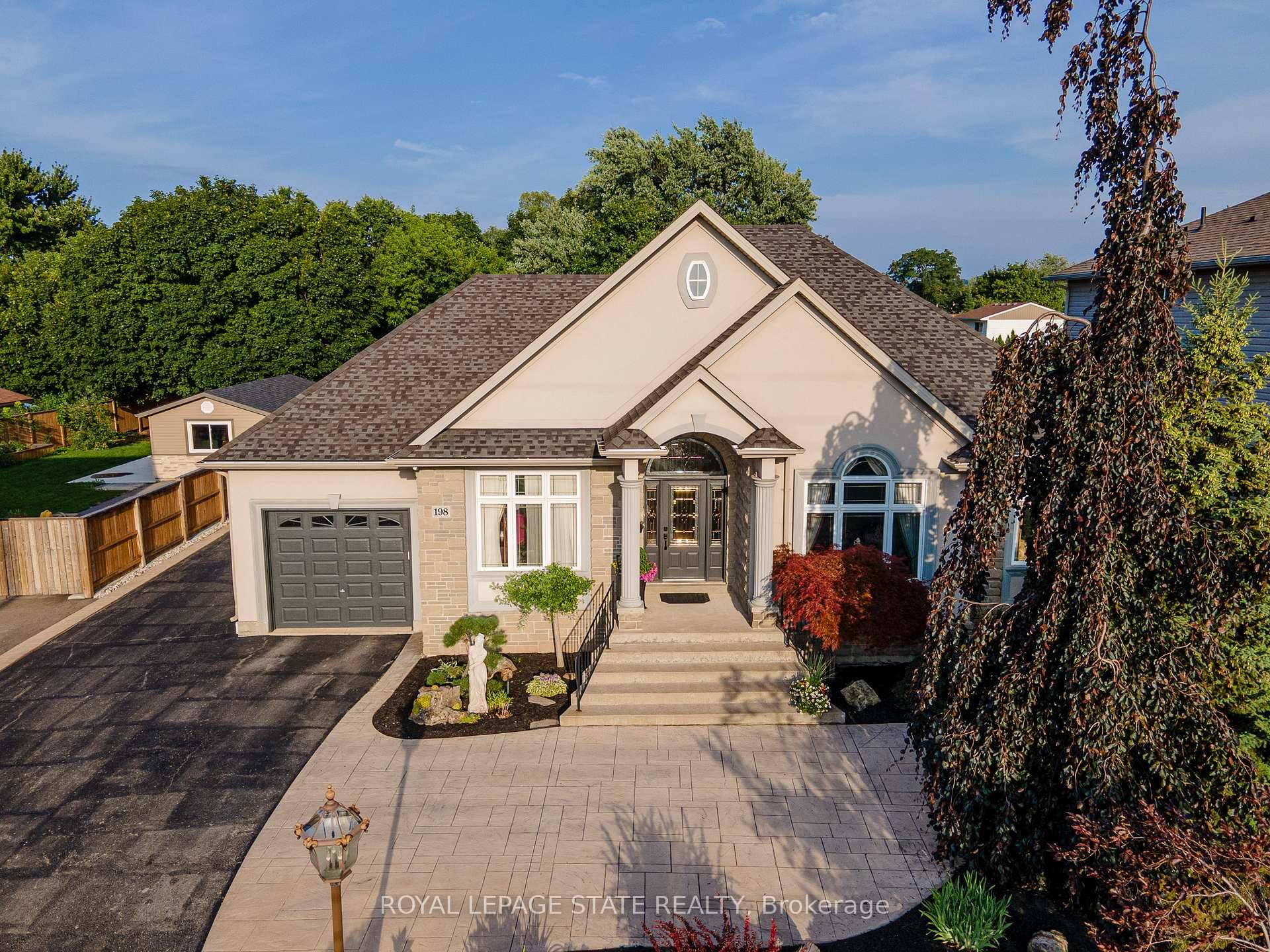 Welcome to this meticulously maintained custom bungalow set on a rare 75200ft lot in a prime Stoney Creek location.