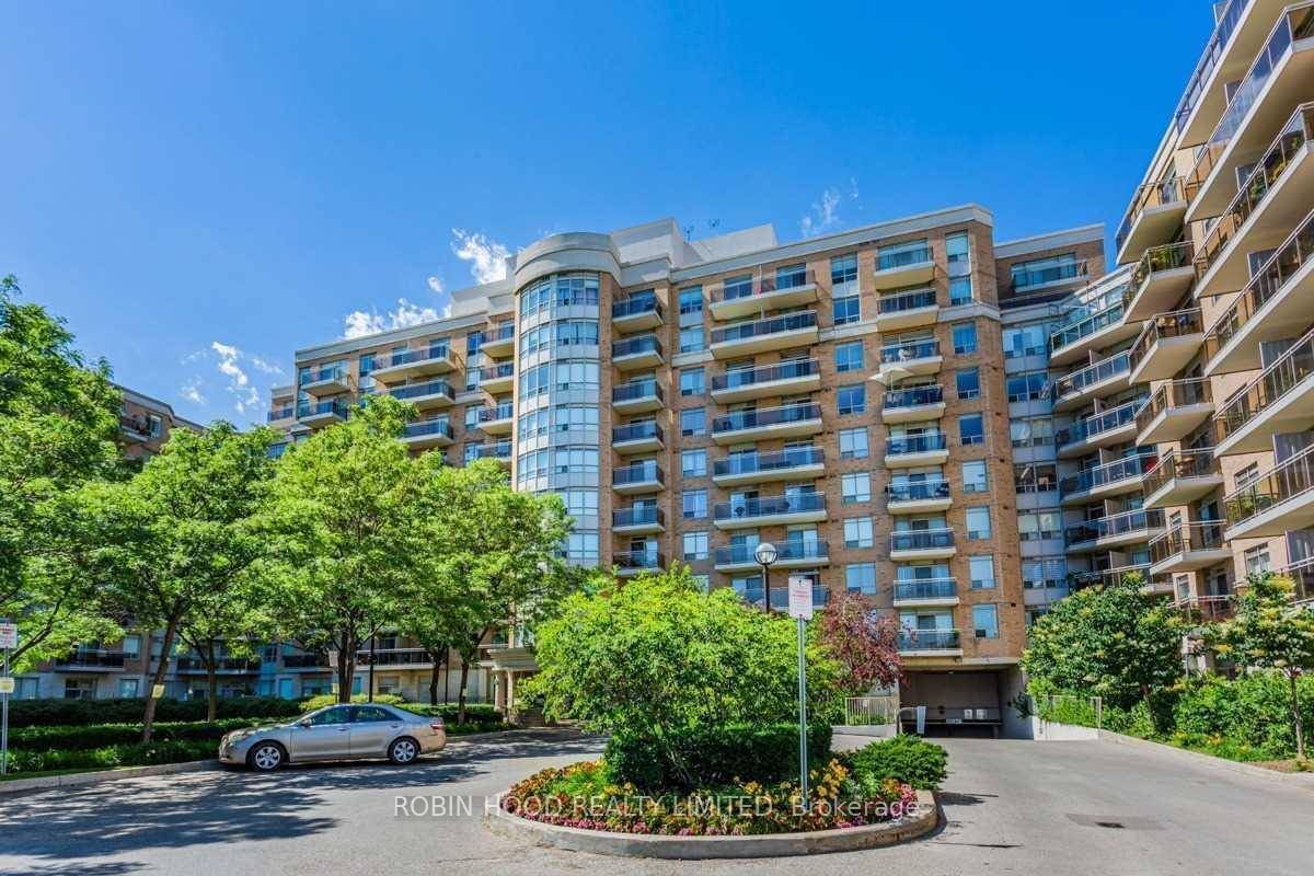 Beautifully renovated and well maintained 1 1 bedroom, 1 bathroom condo 600699 sq ft available for lease.
