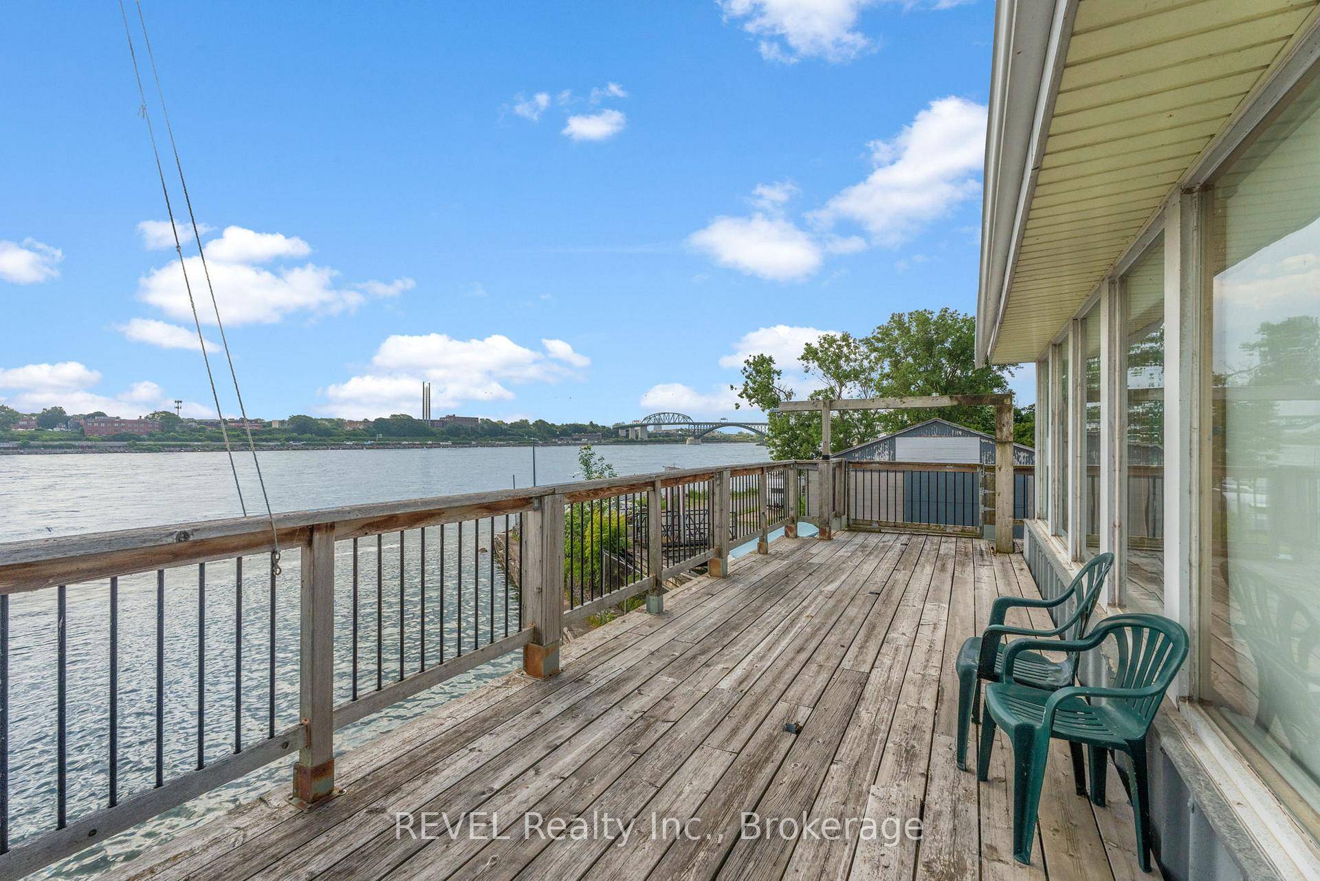 Flex Commercial Space Yoga, Retail, Office, or Meeting Rooms !